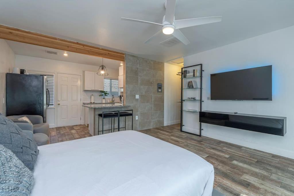 Ash And Ko Aparthotel Phoenix Bagian luar foto